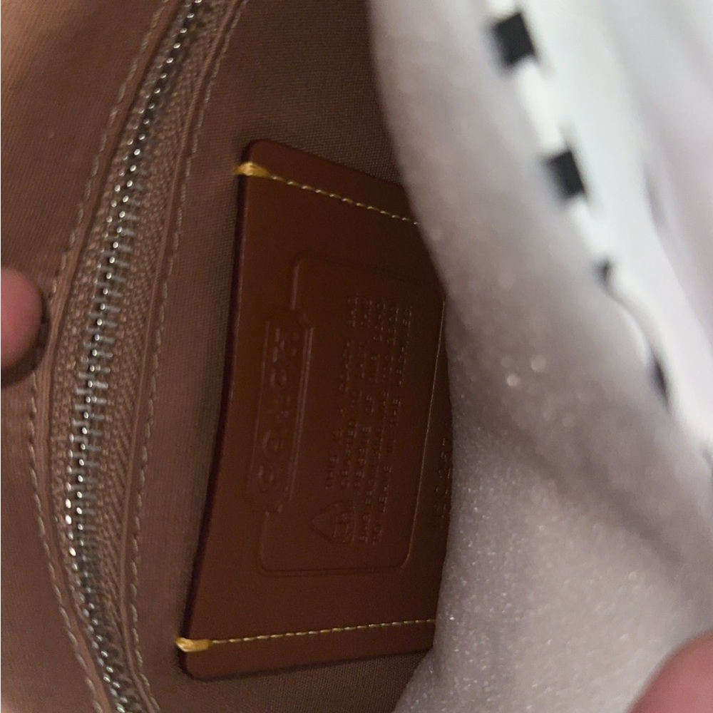 Soho Flap Bag In Signature Jacquard - Picture 4 of 9